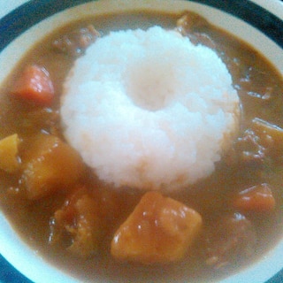 オーソドックス素材でカレー